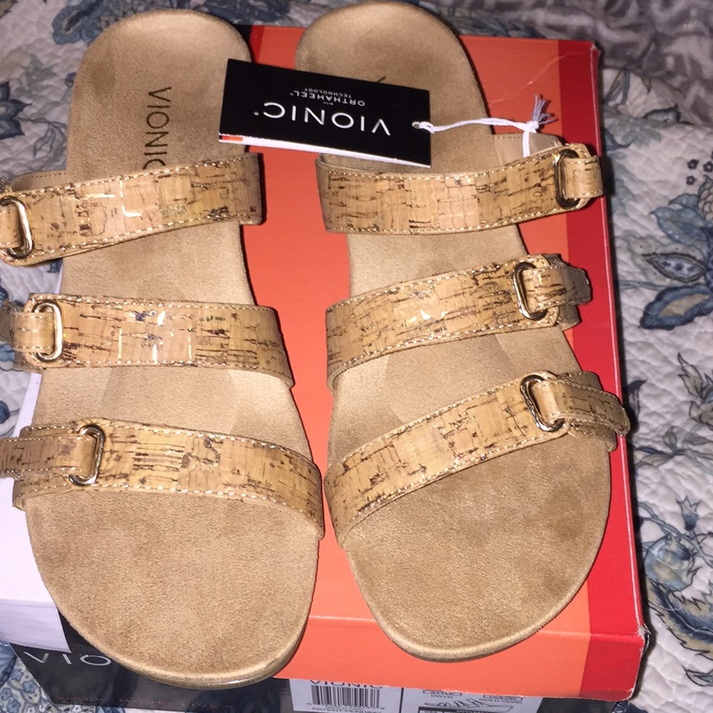 Vionic size 8 Gold Cork Wedge Sandal